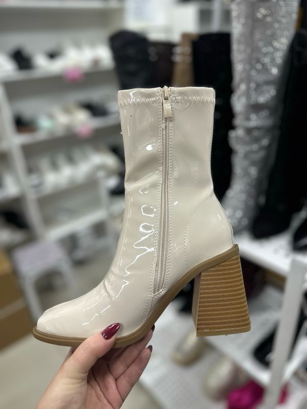 Botin charol YY-19 BEIGE