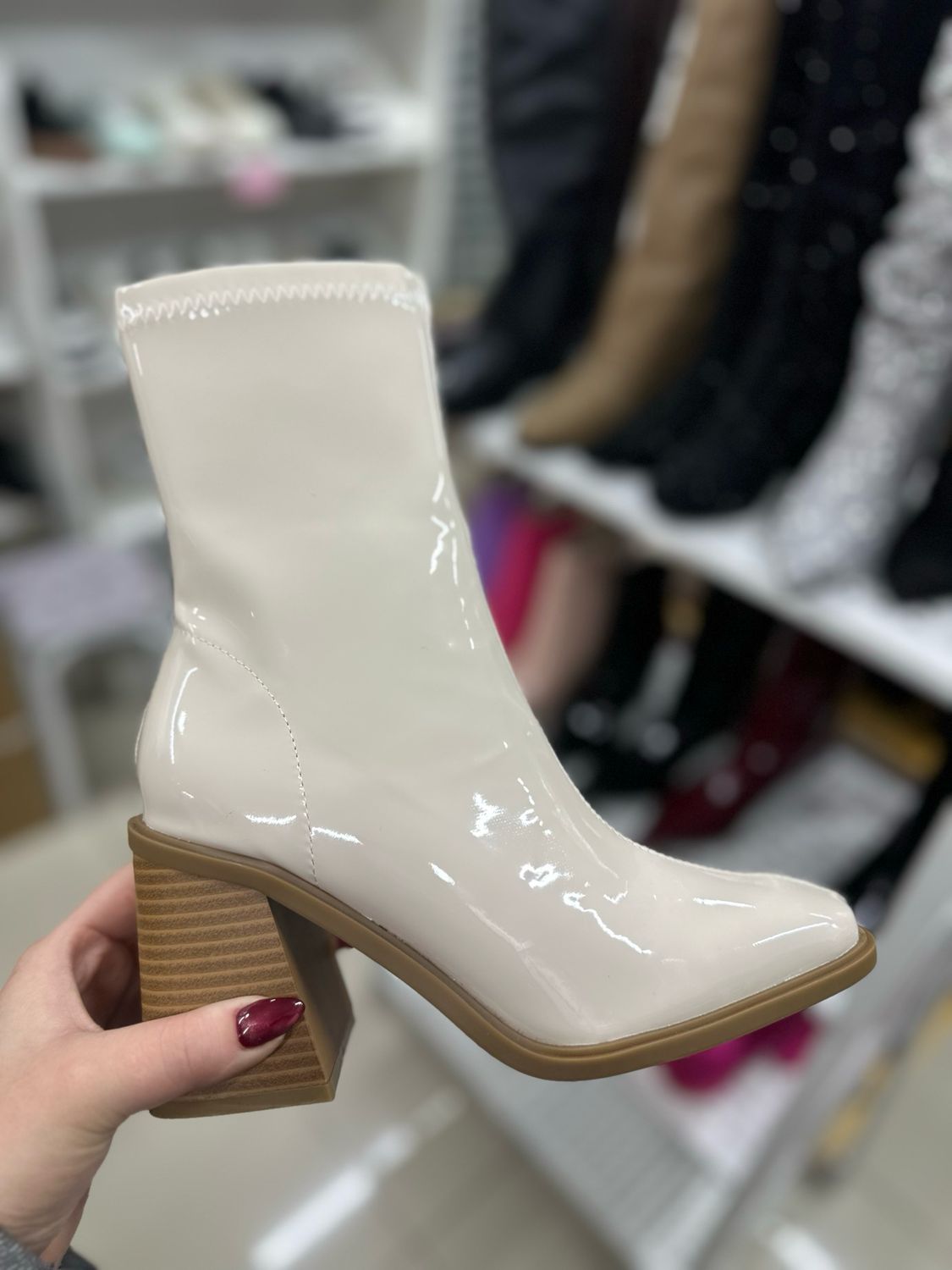 Botin charol YY-19 BEIGE