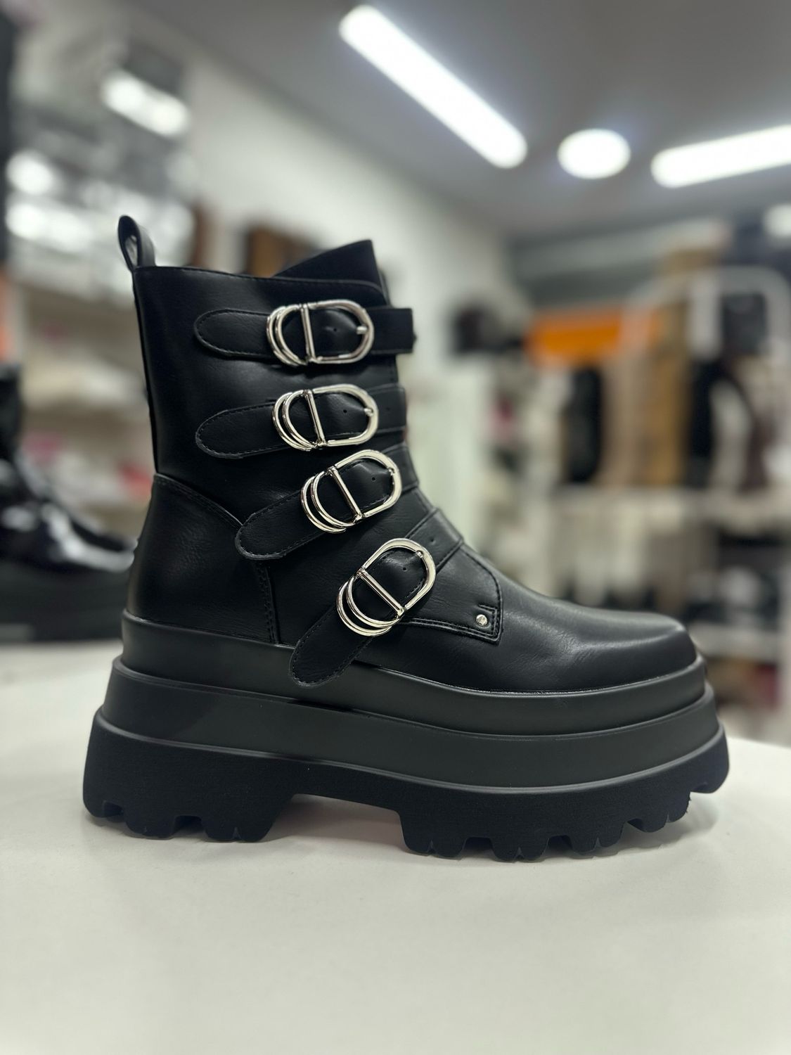 Botin plataforma y hebillas 2621 NEGRO