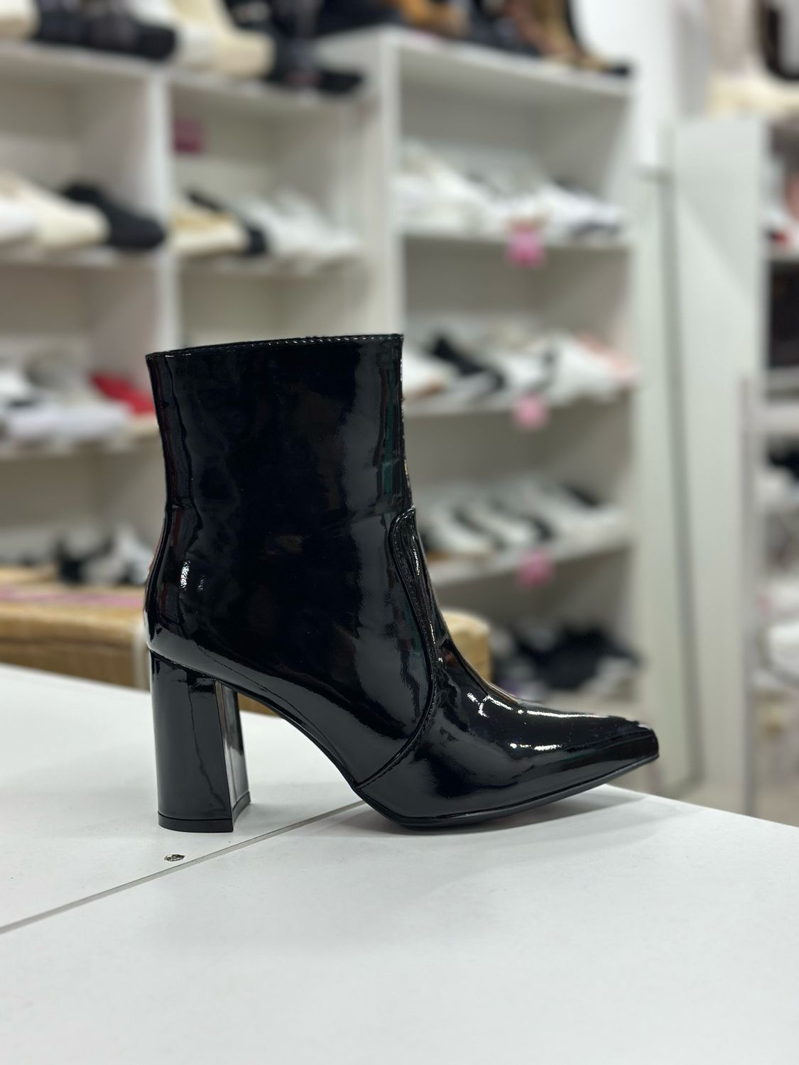 Botin charol F1866-1 NEGRO