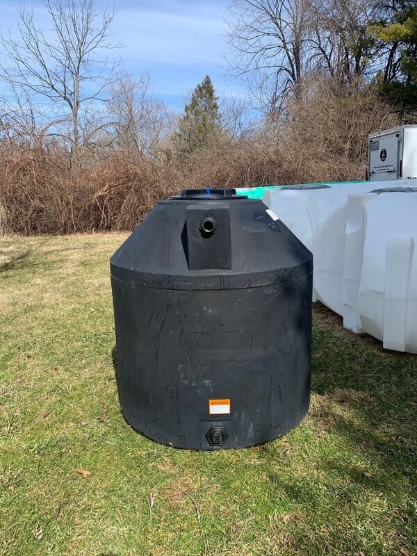 305-Gallon Norwesco Above-Ground Water Tank (BLACK)