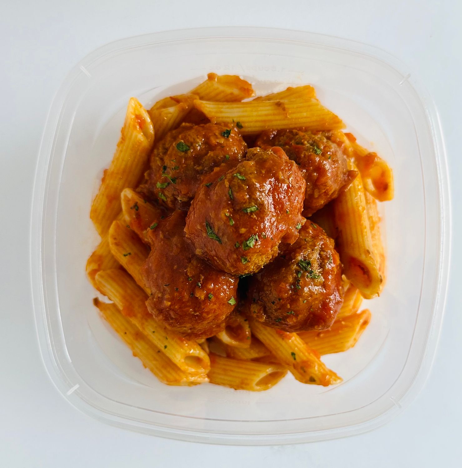 Mer/Wed 05-28 Penne with Meatballs / Pâtes penne avec boulettes de viande