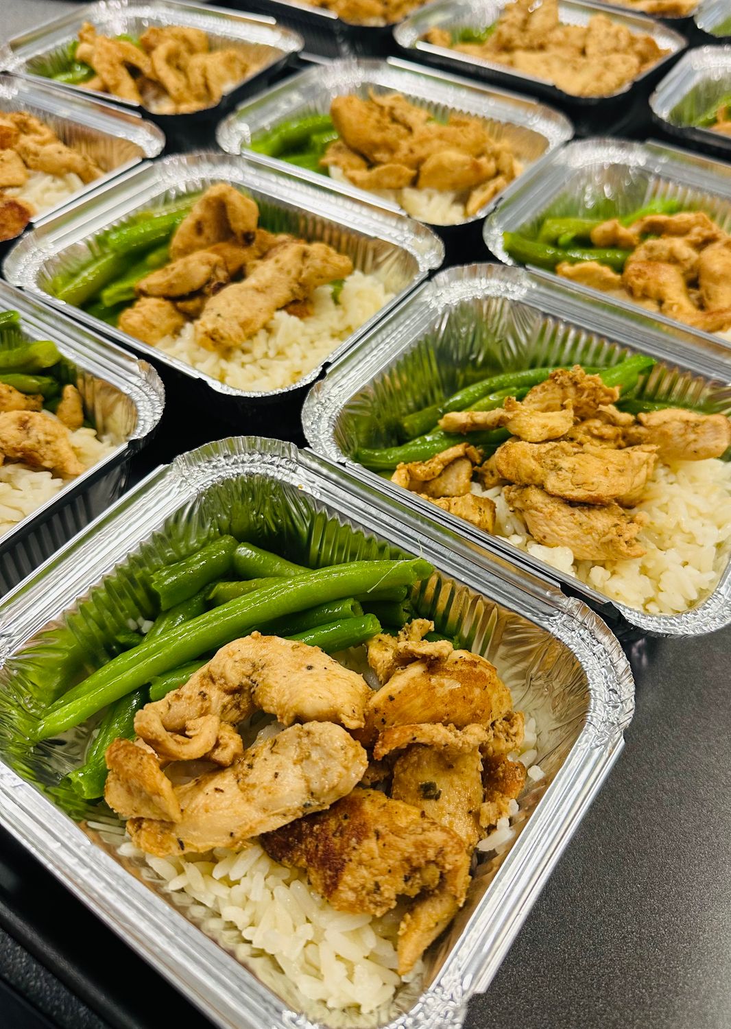 Jeu/Thur 05-07 Greek style Chicken/ Poulet style grecque