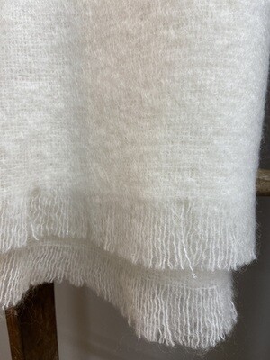 26459 Throw - White Mohair, 51x71