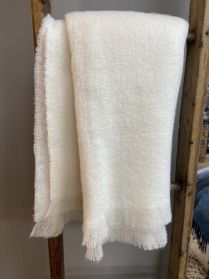 26459 Throw - White Mohair, 51x71