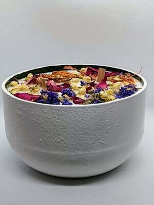 Bergamot scented dual wooden wick candle with dried flowers