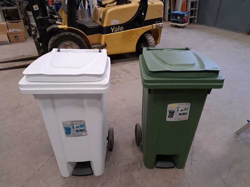 Bidone immondizia carrellato con pedale Stefanplast