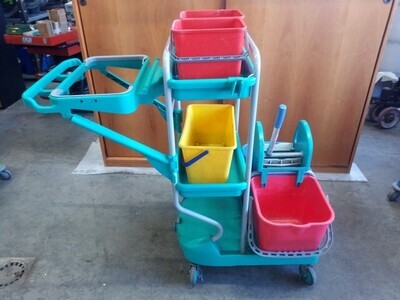 Attrezzature e accessori per pulizie