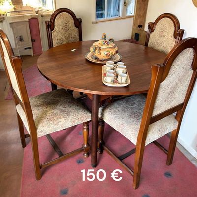Tavolo rotondo con 4 sedie