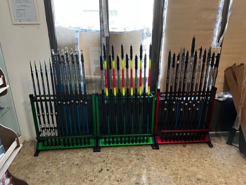 Stock 20 Canne da pesca e 20 mulinelli misti