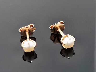 Auksiniai auskarai su kultivuotais perlais