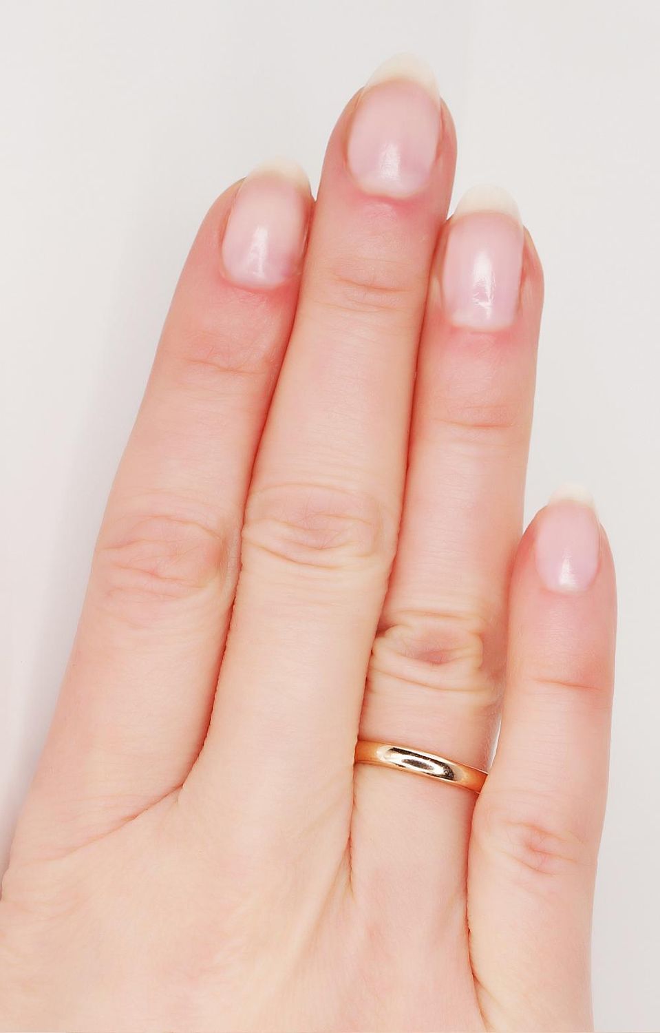 Classic Gold Wedding Ring: 2.5 mm wide. A1100001