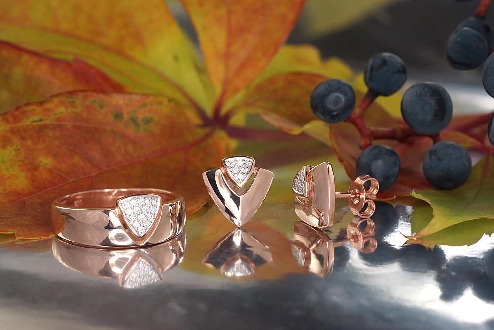 Diamond-encrusted earrings, model 1201008