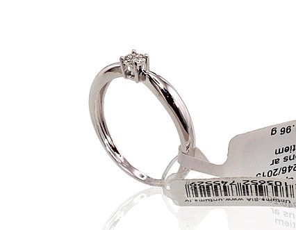 With Gemstone Gold Ring A1100187AuWDI