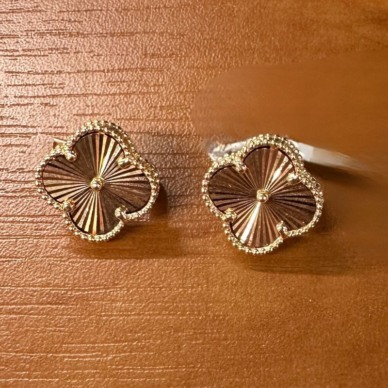 Clover Gold Earrings
