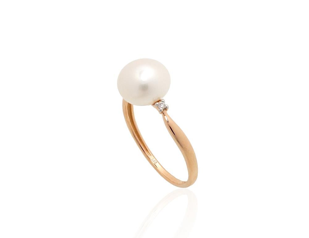 Gold Ring with Pearl Eye A1101218A