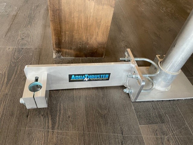 AQUA THRUSTER 360 POST MOUNT