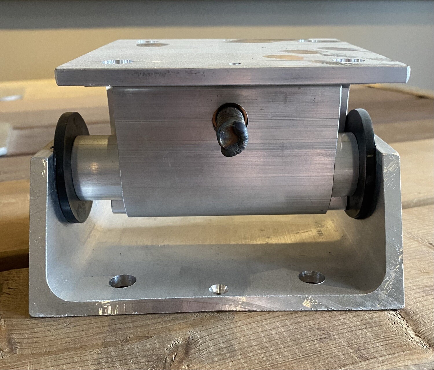 HITCH HINGE