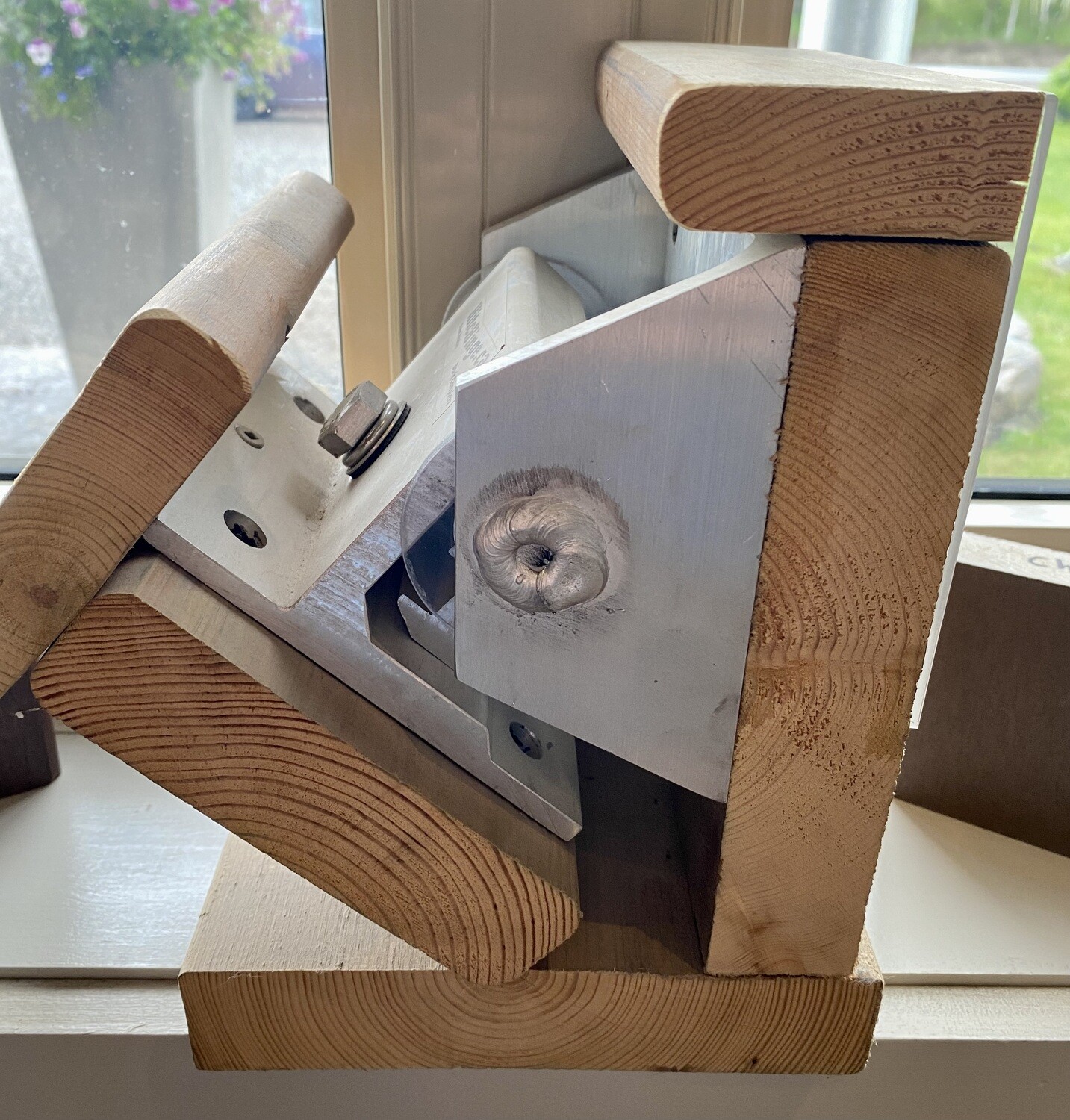 HITCH HINGE