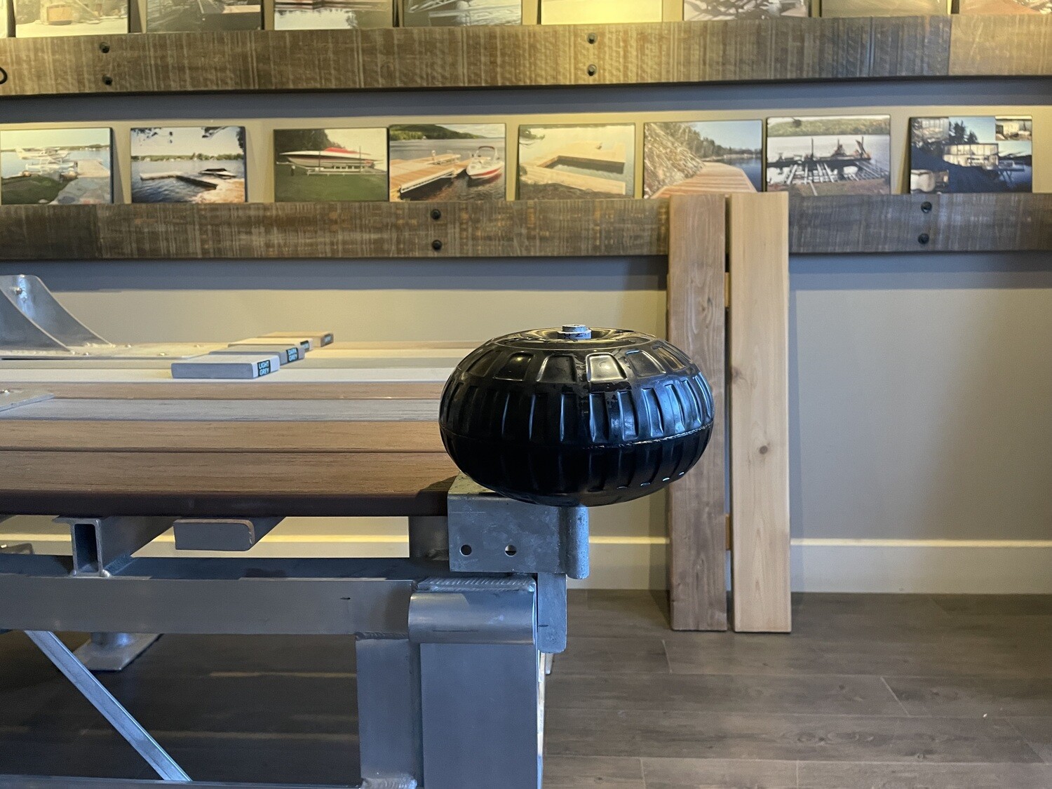 DOCK WHEEL INFLATABLE 9&#39;&#39;