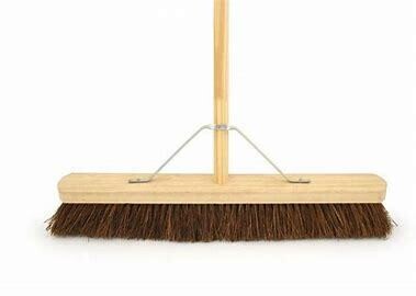 24&quot;/600mm Bassine Broom complete with  handle &amp; stay