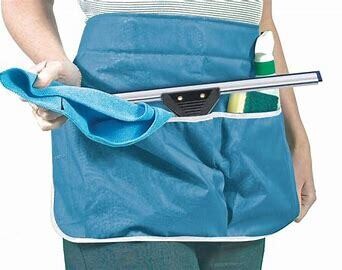 480  Two handy compartments for your window cleaning tools