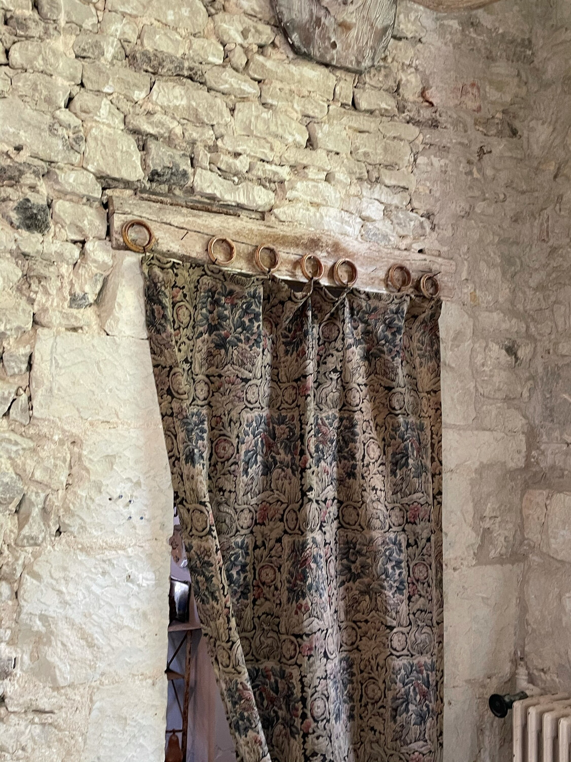 French Single Curtain With Original Wooden / Gilt  Rings ...