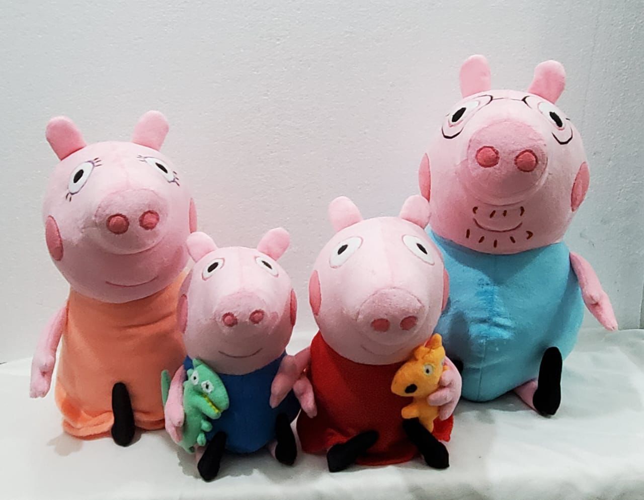HANDMADE CHARACTER SOFT TOYS PEPPA PIG FAMILY