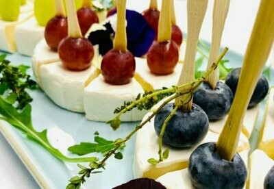 Camembert-Frucht-Spieß Camembert-Frucht-Spieß