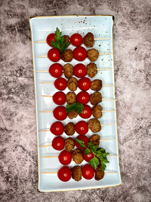 Bouletten-Tomaten-Spieß Bouletten-Tomaten-Spieß