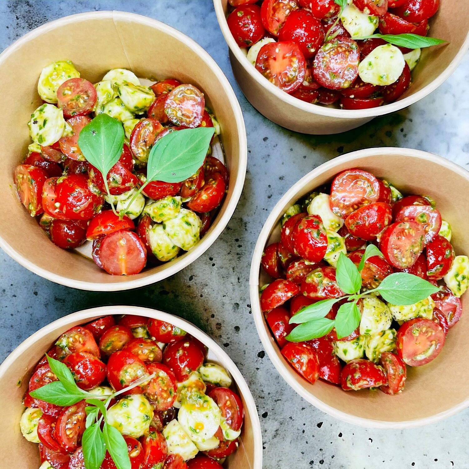 Salatbecher [Tomate-Mozzarella]