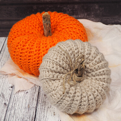 FREE Clover Ribbed Crochet Pumpkins Pattern