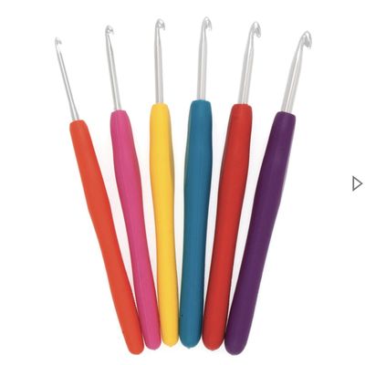 Crochet Hook Set: Soft Grip Rubber Handles - 6 Piece