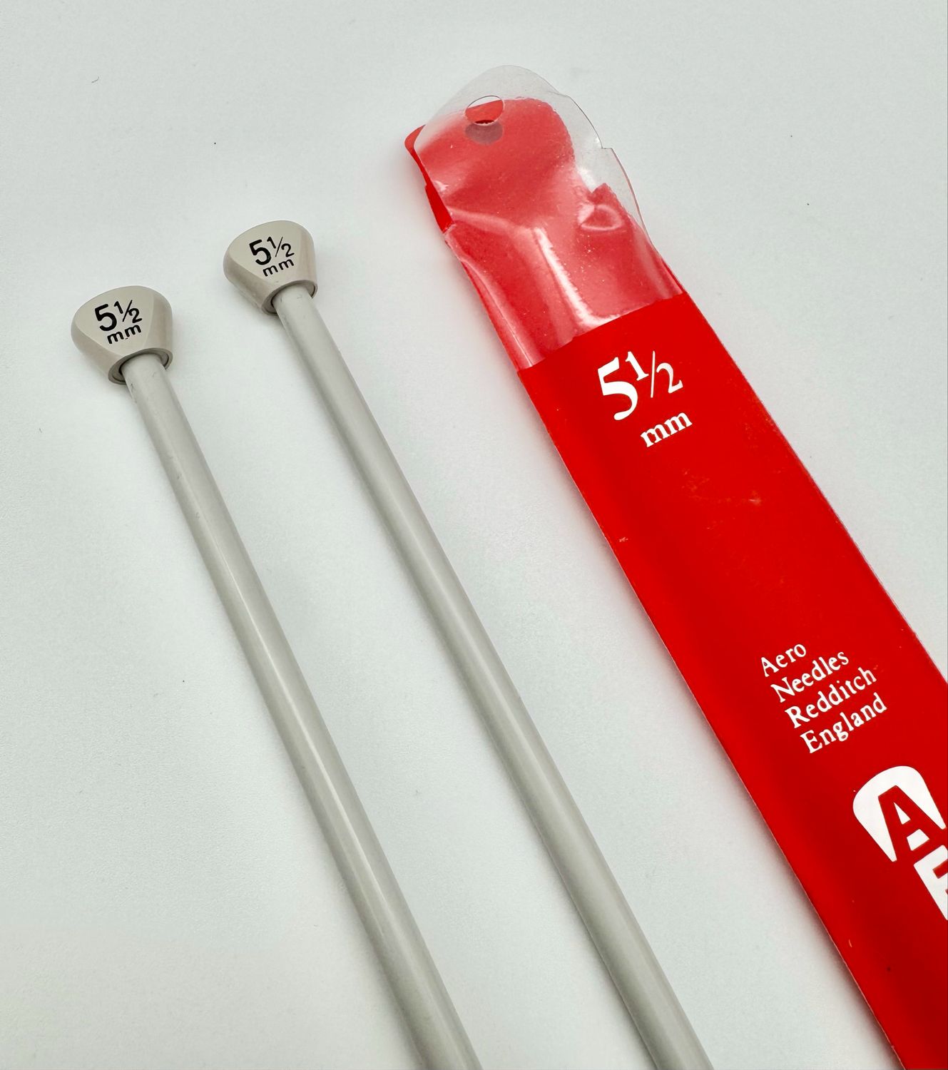 Vintage Aero 5.5mm 35cm Knitting Needles Vintage Aero 5.5mm 35cm Knitting Needles