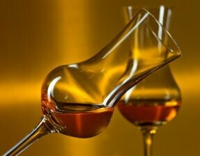 Grappa Cuvee Blend 18 Barrique 41,5% Vol. (AfW) Grappa Cuvee Blend 18 Barrique 41,5% Vol. (AfW)
