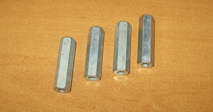 COLONNETTE DADI PRIGIONIERI CILINDRO-TESTA M8X52