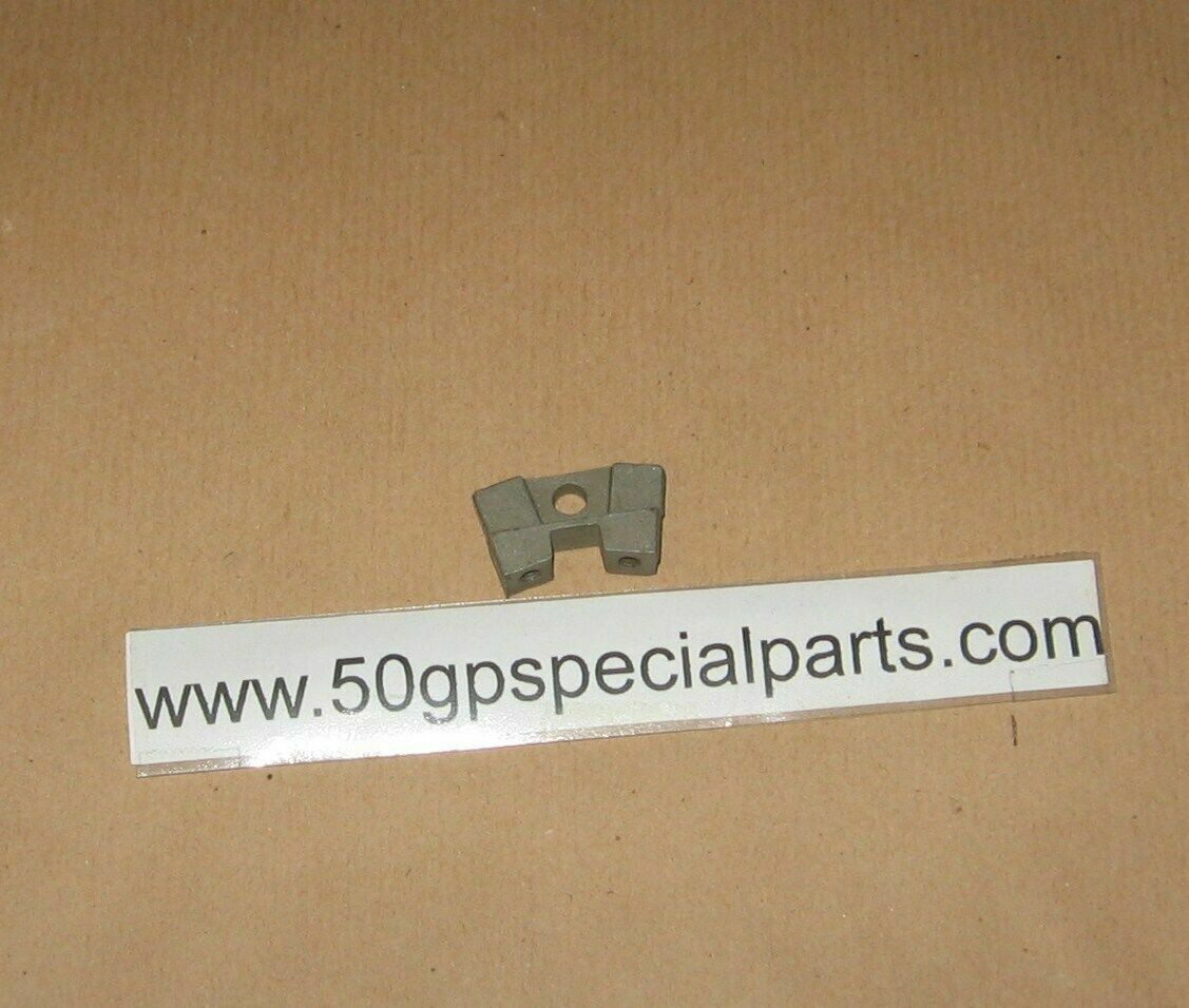 TASSELLO SUPPORTO CAVI CAMBIO 
VESPA FARO BASSO