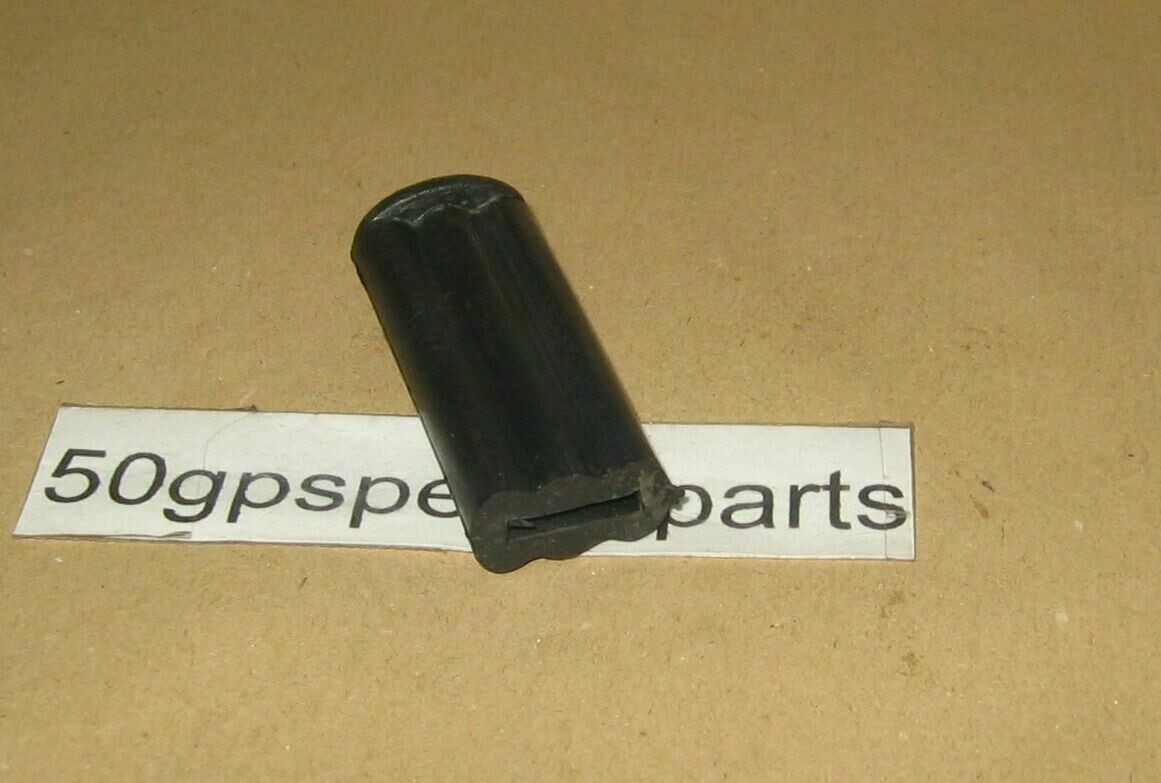 MOTO GUZZI ZIGOLO GOMMINO COPRILEVA FRENO POSTERIORE