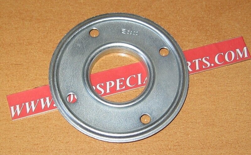 FLANGIA DI RITEGNO X CORONA RUOTA POSTERIORE  CICLOMOTORE 
COD.  3900