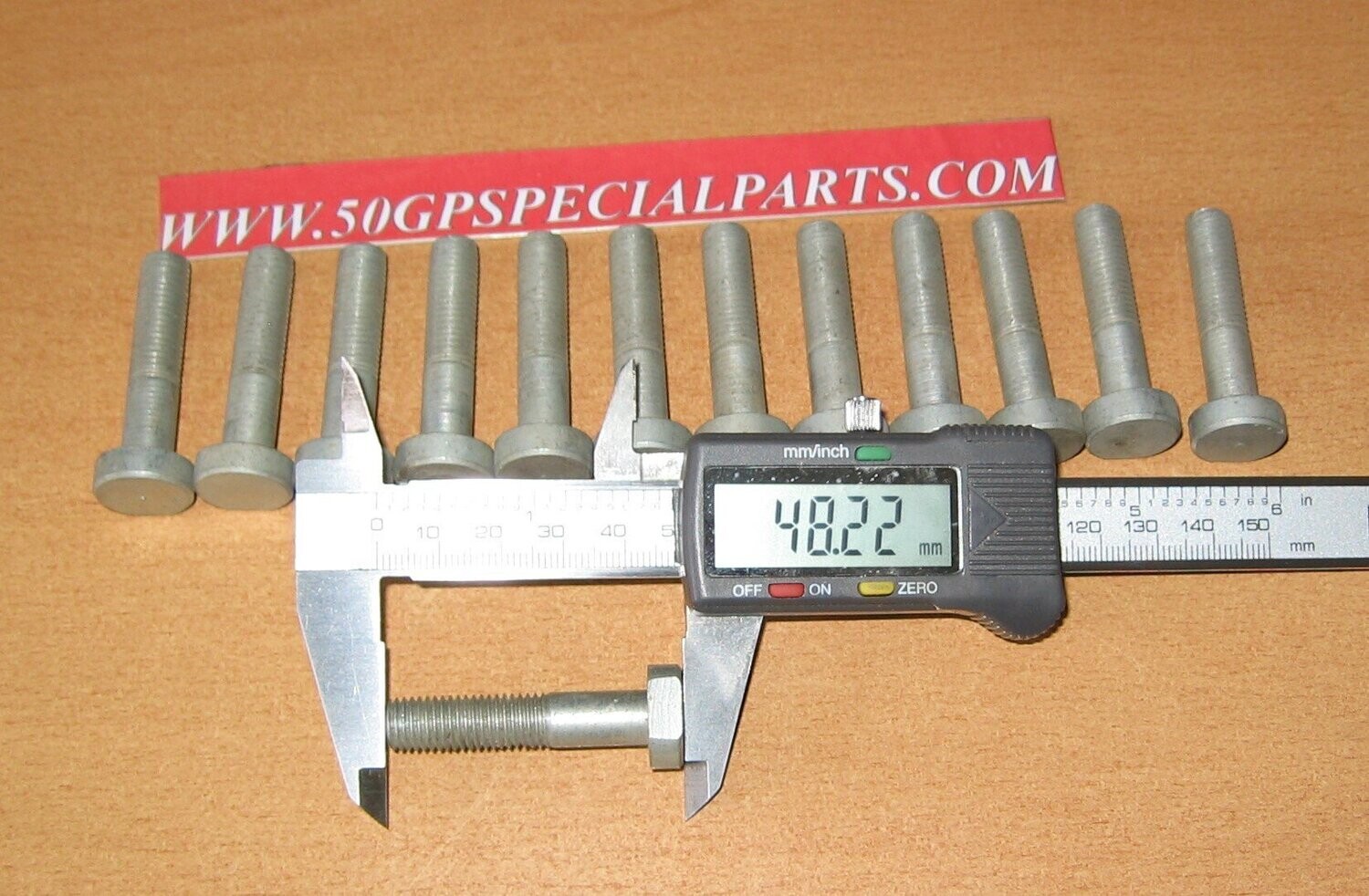 VITI SET N.13 PEZZI  D.9mm. PASSO 1,25 LAMBRETTA INNOCENTI