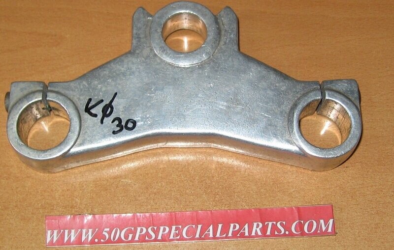 FORKS   PIASTRA INFERIORE FORCELLA  X STELLI FORI D.30mm MARZOCCHI-PAIOLI-CERIANI ?