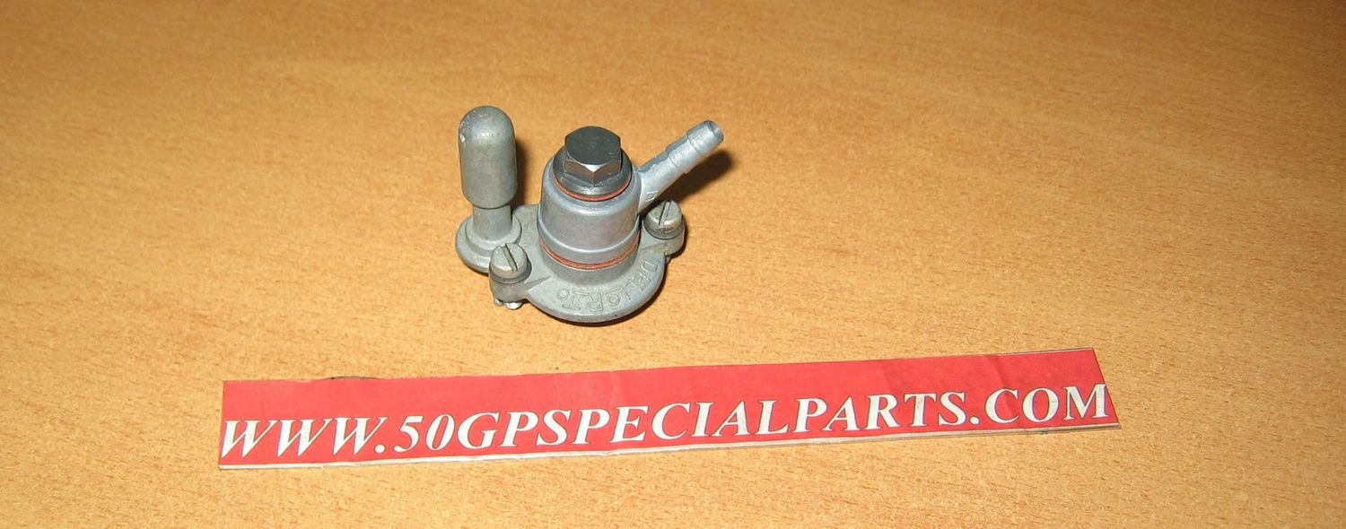 COPERCHIO VASCHETTA CON BOTTONE POMPA  DELLORTO T4 12 D1