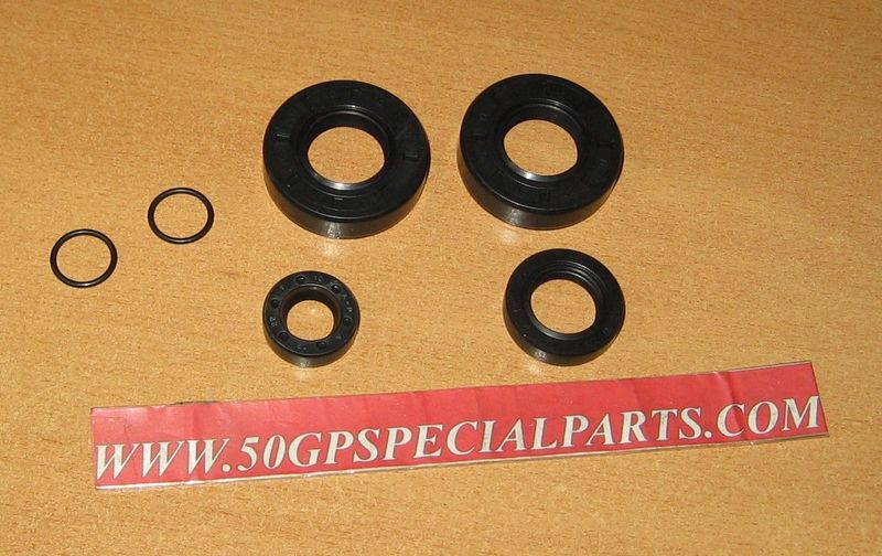 PARAOLIO MOTORE  SET FRANCO MORINI 125cc.2T. 5V. MONARK