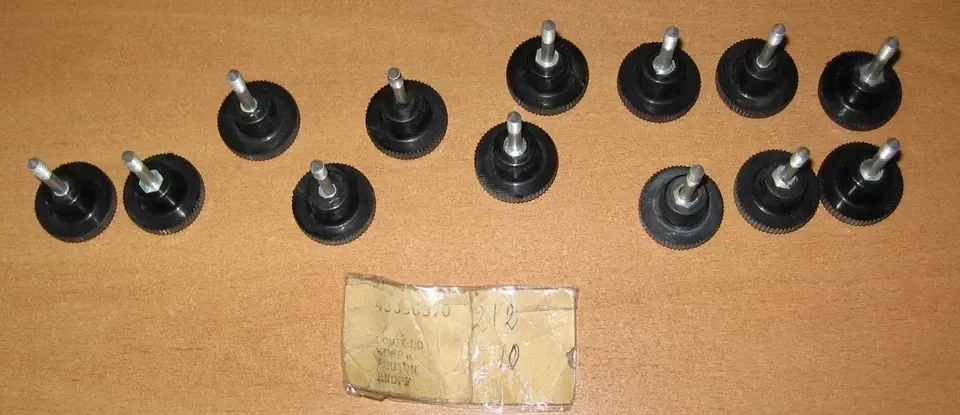 POMELLO VITE FILETTO LUNGO LAMBRETTA INNOCENTI