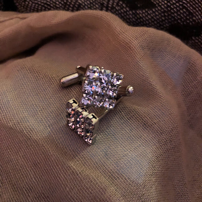 Steadfast Spark – Vintage Silver Cufflinks with Brilliant Stones