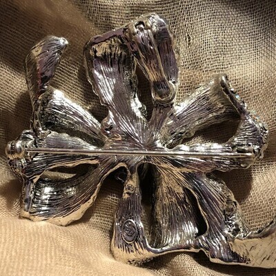 Aurora Grace Brooch – Vintage Rhinestone Bow with AB Sparkle