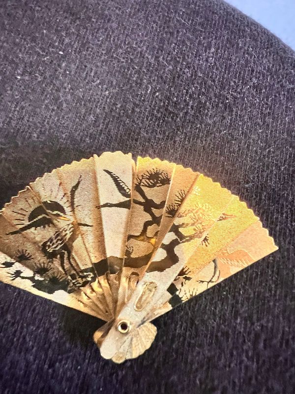 Gold Fan Brooch – Etched Birds &amp; Branches, Vintage Ornamental Elegance