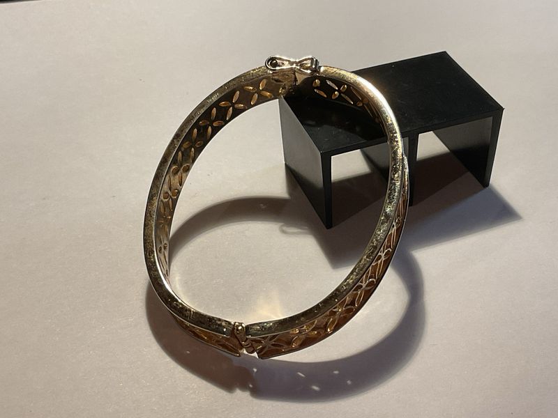Golden Embrace | Trifari clamper bracelet, vintage 1970s