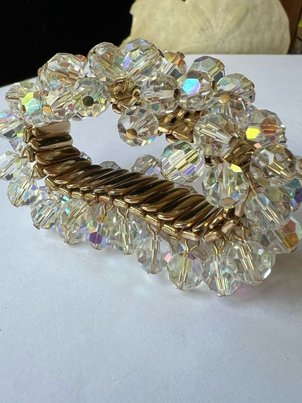 Aurora Borealis Glass Bead Stretch Bracelet – Vintage Mid-Century Sparkle, Made in Japan