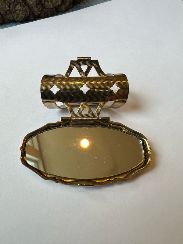 Diamond Cut Green "MON IMAGE" Lipstick Holder Vintage